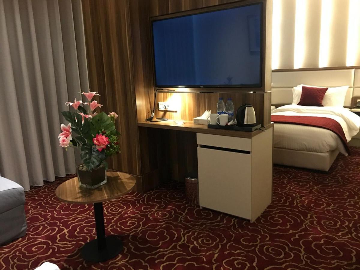 Deluxe Family Suite,1141141864:JPEG