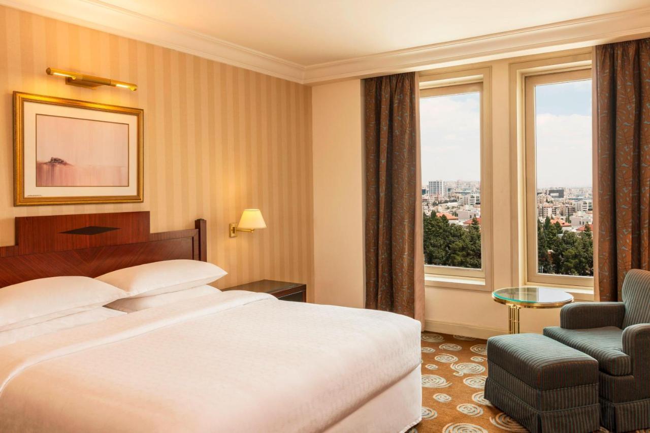 Premium King Bed Guest room 1 King City view Mid floor,1353920390:JPEG